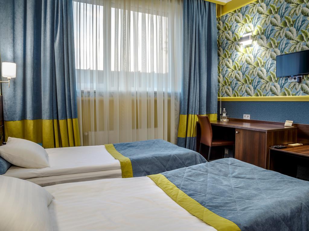 Road Star Hotel Dnepropetrovsk Exterior foto